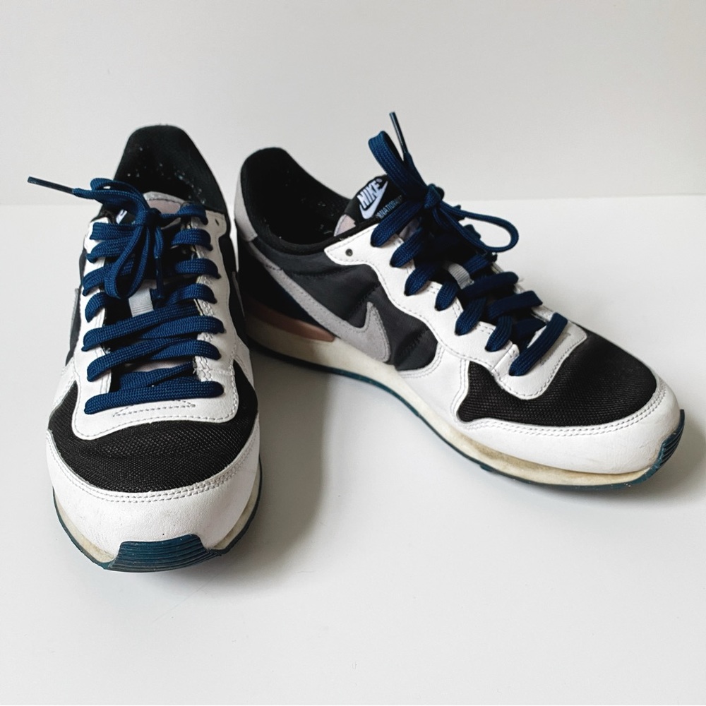 Women's Nike Internationalist Sneakers